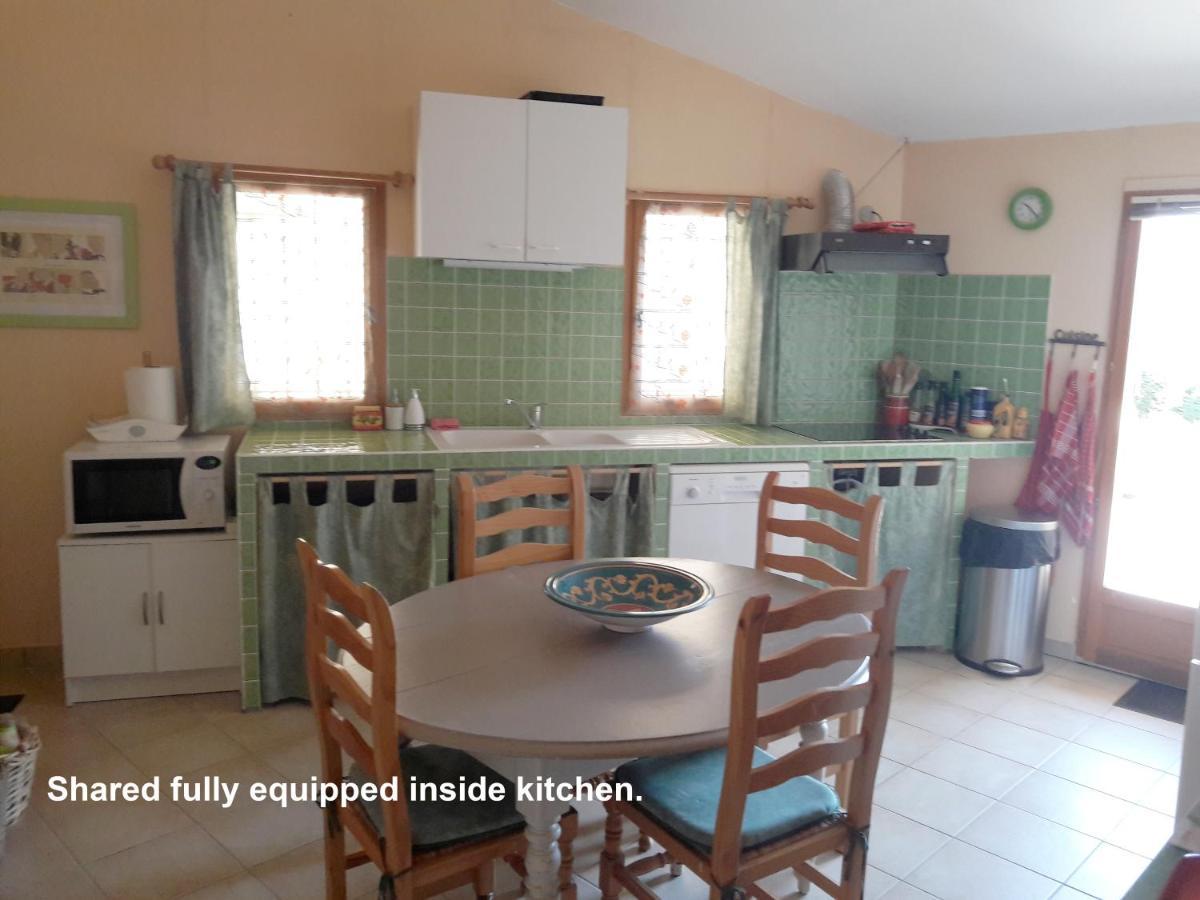 Les Cerises Bed & Breakfast Saint-Saturnin-les-Apt Exterior photo