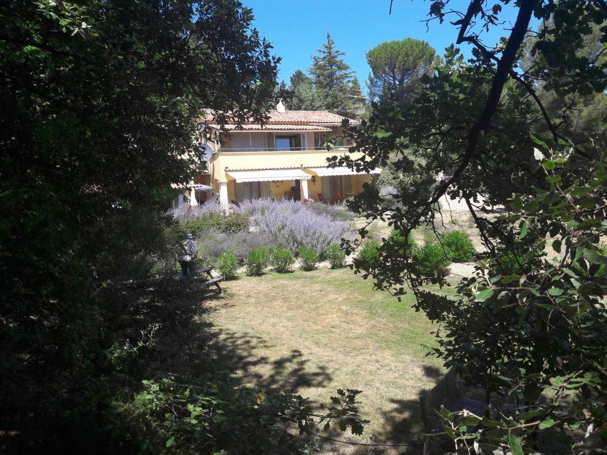 Les Cerises Bed & Breakfast Saint-Saturnin-les-Apt Exterior photo