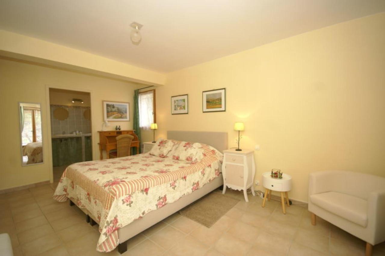 Les Cerises Bed & Breakfast Saint-Saturnin-les-Apt Exterior photo
