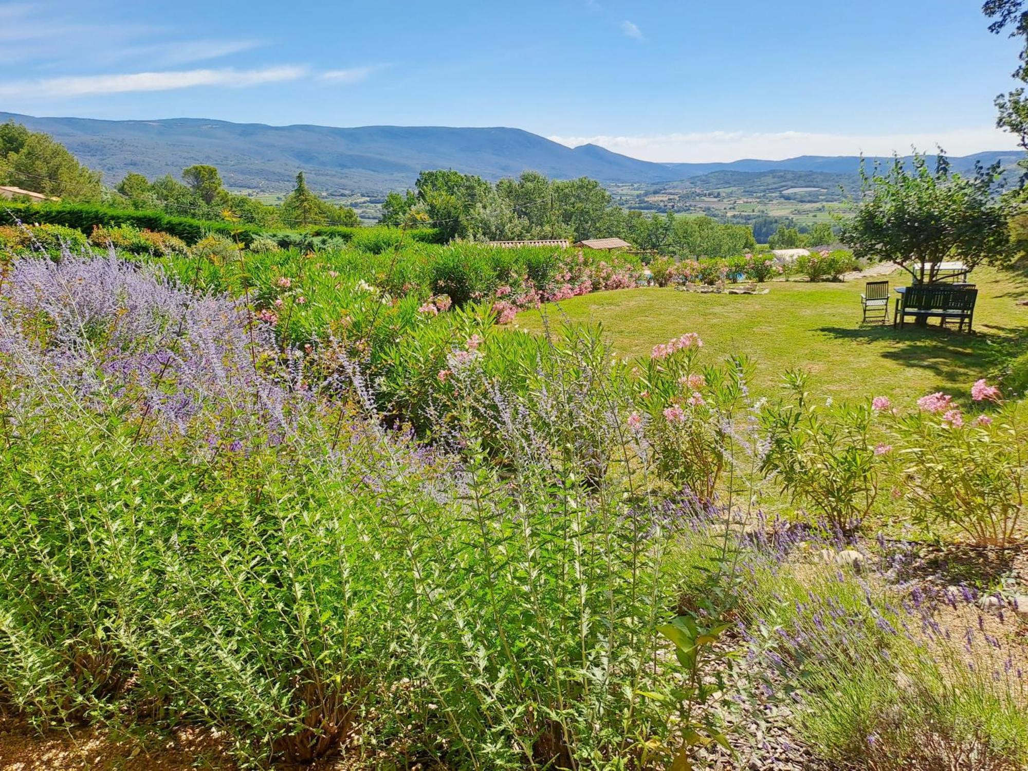 Les Cerises Bed & Breakfast Saint-Saturnin-les-Apt Exterior photo