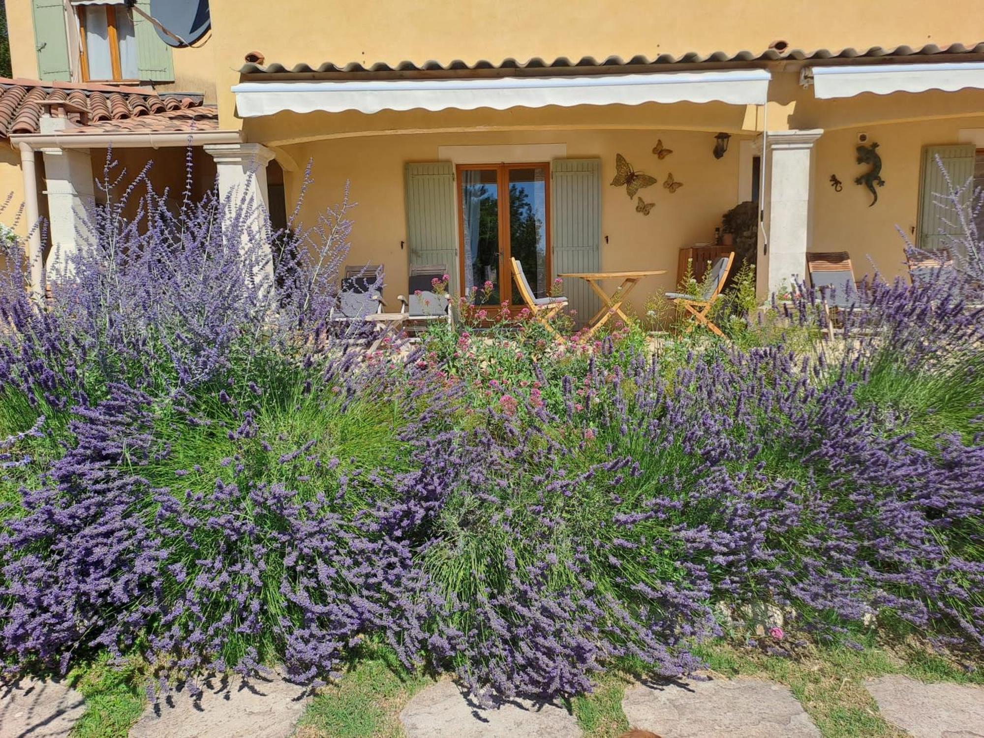 Les Cerises Bed & Breakfast Saint-Saturnin-les-Apt Exterior photo