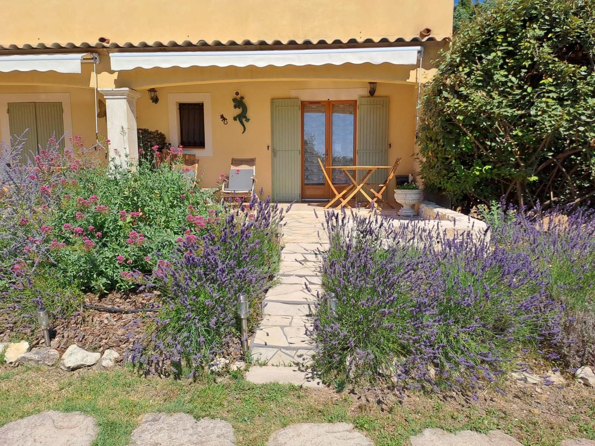 Les Cerises Bed & Breakfast Saint-Saturnin-les-Apt Exterior photo